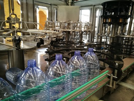 0.5L Plastik PET 32000 BPH Şişelenmiş Su Dolum Makinaları